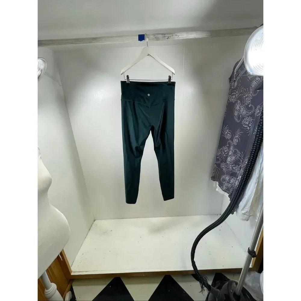 Athleta Elation Sheen Thigh Green Legging in the Cypress Green Size M - Picture 8 of 8
